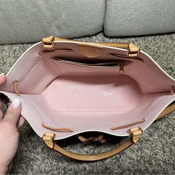 Checkered Tan and Cream Tote Bag - Picture 5 of 16